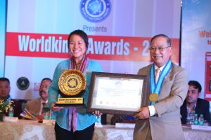 Yui Pow Redford, First Asian Woman to visit Every Sovereign Country, awarded with Golden Disc Award