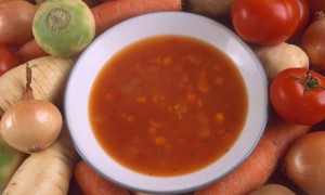 Tomato-and-vegetable-soup-002