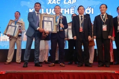 Mega-Celebration-of-Two-Decades-of-Vietnam-Book-of-Records-190