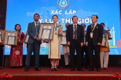 Mega-Celebration-of-Two-Decades-of-Vietnam-Book-of-Records-194