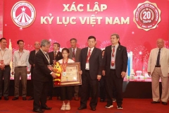 Mega-Celebration-of-Two-Decades-of-Vietnam-Book-of-Records-262