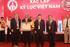 Mega-Celebration-of-Two-Decades-of-Vietnam-Book-of-Records-271