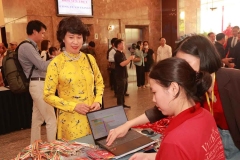 Mega-Celebration-of-Two-Decades-of-Vietnam-Book-of-Records-32