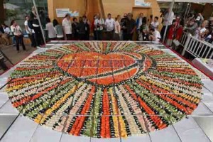 LARGEST SUSHI MOSAIC