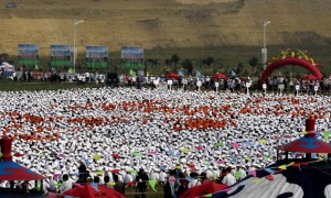 LONGEST HUMAN DOMINO LINE