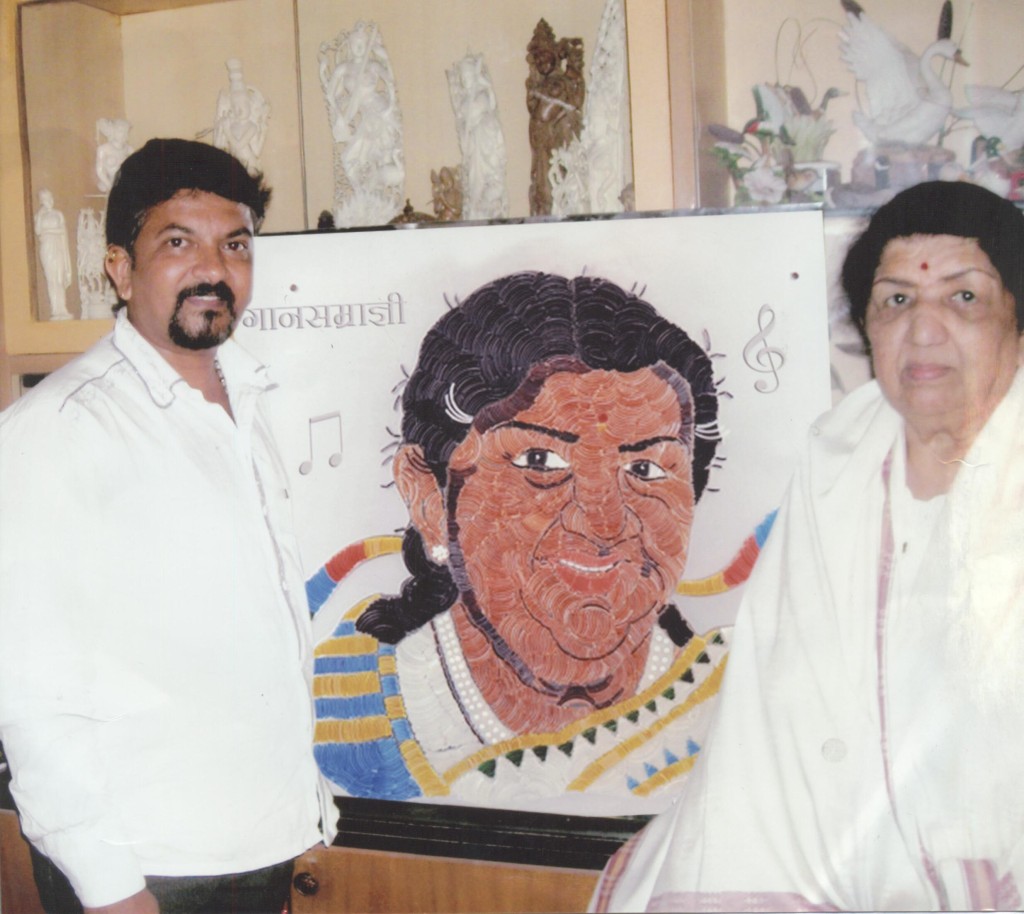 LATA MANGESHKAR PORTRAIT MADE OUT OF BANGLES