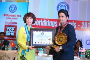 Dr.Sundeep Kochar was conferred with Golden Disc Award at the Worldkings Awards 2018 