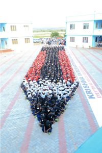  LARGEST HUMAN IMAGE OF PENCIL