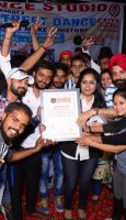 LARGEST-FLASH-MOB-DANCEasia-india-book-records-001