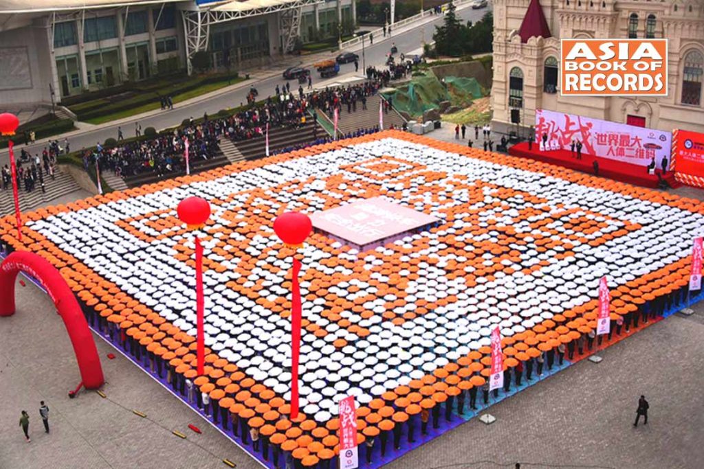 biggest-qr-code-made-of-human-beings-asia-book-of-records
