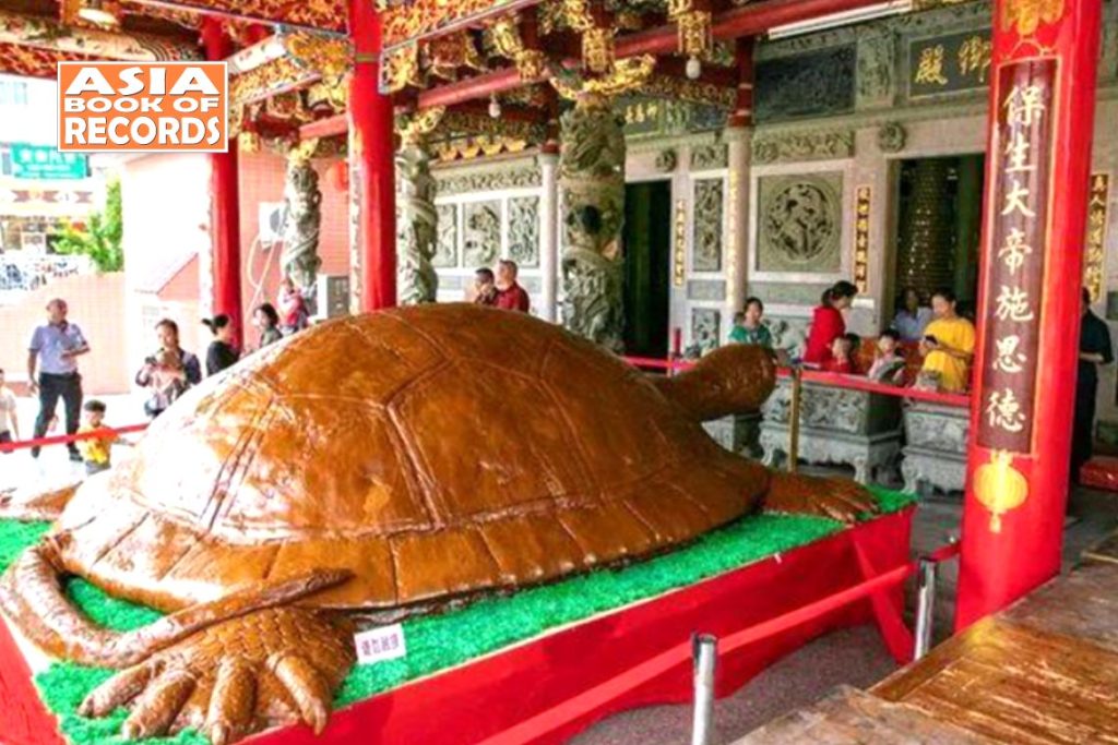 Biggest turtle-shaped glutinous rice cake - Asia Book of Records