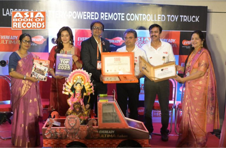 Largest AA Battery-Powered Remote Controlled Toy Truck AA Battery-Powered