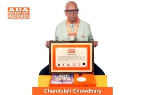 Maximum personal diaries written in Hindi by an individual