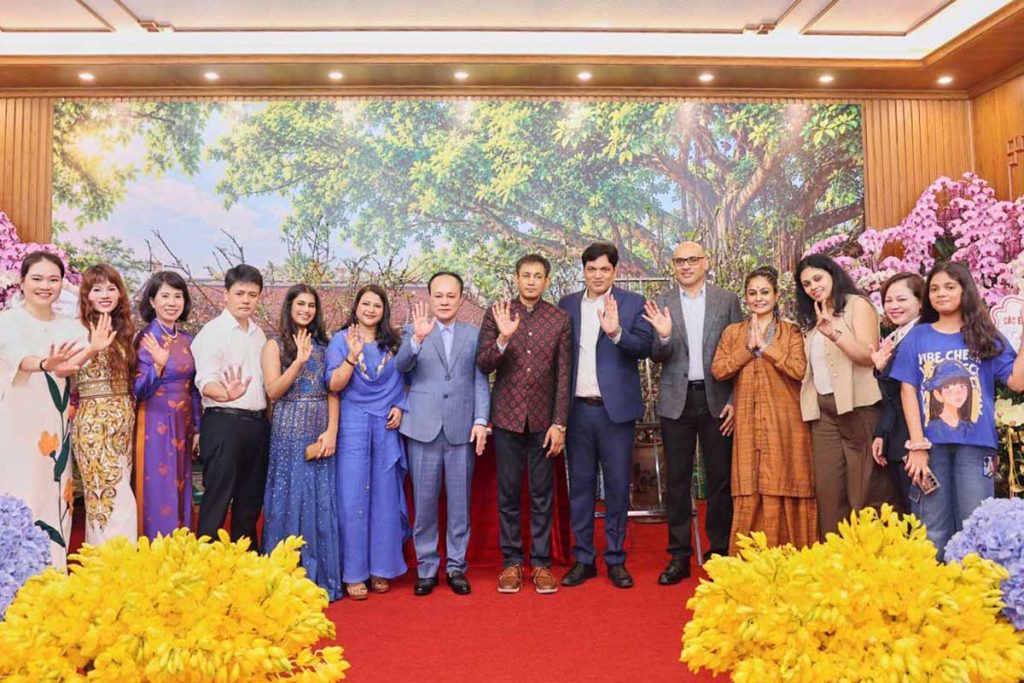 Group photograph of the Vietnamese delegation along with the Indian team.