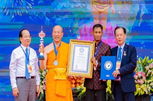Ba-Vang-Pagoda-Shines-with-Dual-World-Records-1
