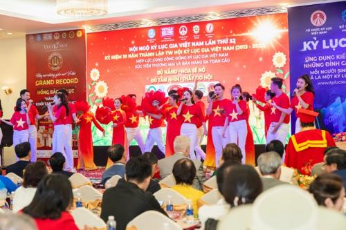 Grand-Reunion-of-World-Record-Presidents-in-Vietnam-130
