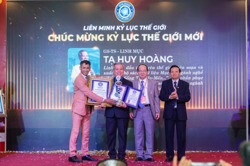 Grand-Reunion-of-World-Record-Presidents-in-Vietnam-133
