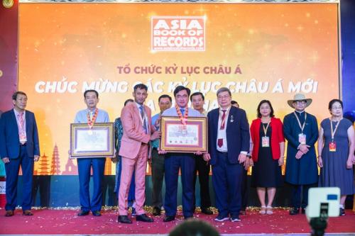 Grand-Reunion-of-World-Record-Presidents-in-Vietnam-143