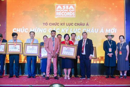 Grand-Reunion-of-World-Record-Presidents-in-Vietnam-148