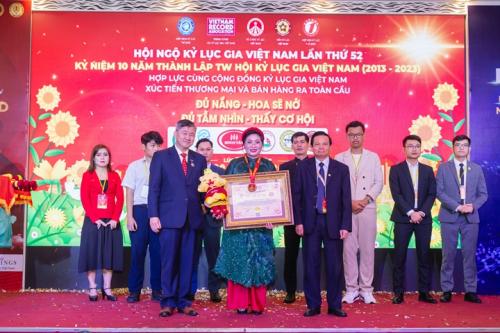 Grand-Reunion-of-World-Record-Presidents-in-Vietnam-154
