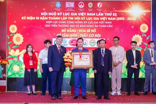 Grand-Reunion-of-World-Record-Presidents-in-Vietnam-156