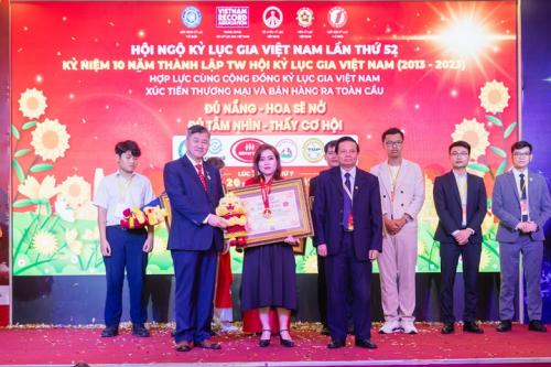 Grand-Reunion-of-World-Record-Presidents-in-Vietnam-157