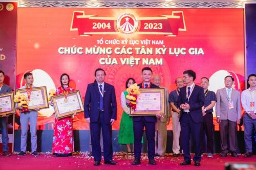 Grand-Reunion-of-World-Record-Presidents-in-Vietnam-179