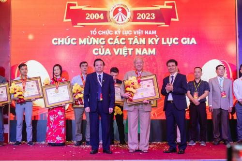 Grand-Reunion-of-World-Record-Presidents-in-Vietnam-181
