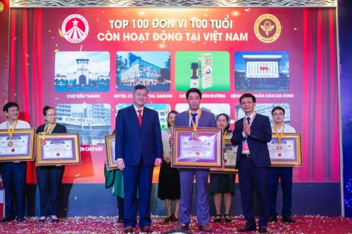 Grand-Reunion-of-World-Record-Presidents-in-Vietnam-274